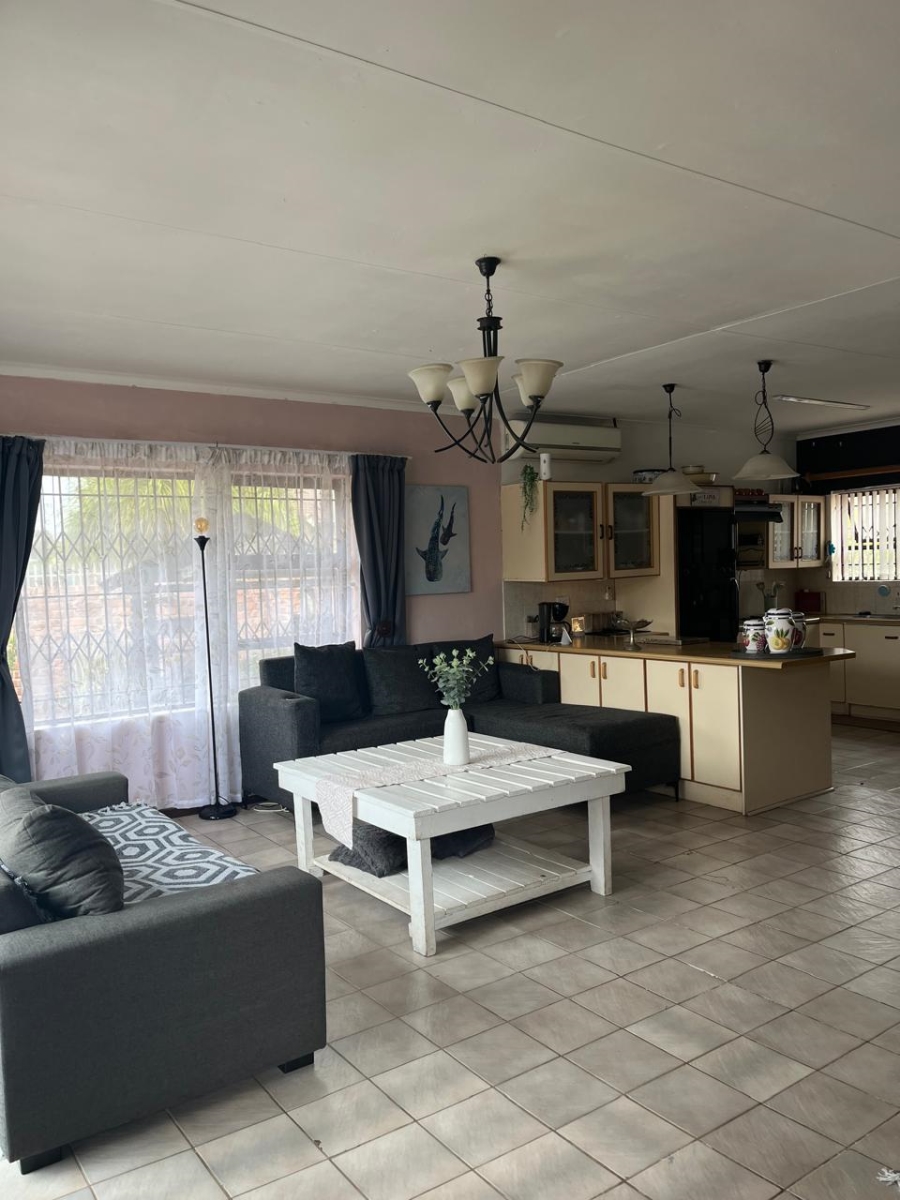 5 Bedroom Property for Sale in Noorsekloof Eastern Cape